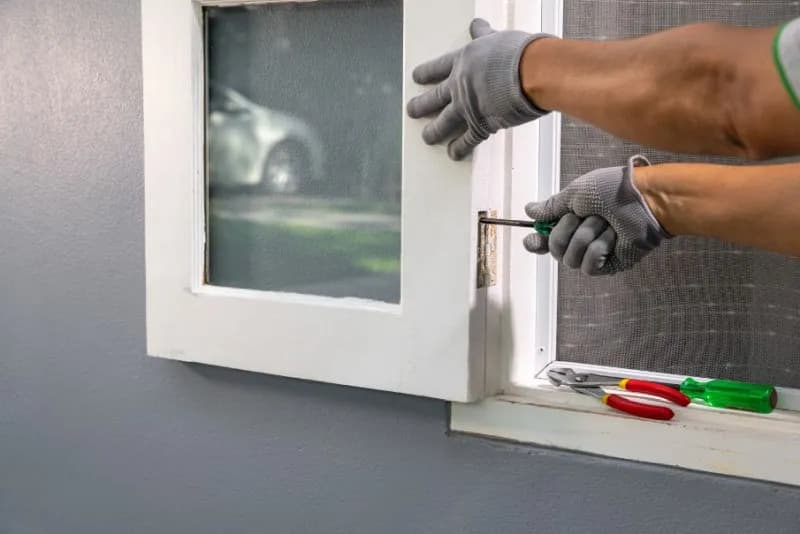 Jak naprawić okno uchylne - proste sposoby na skuteczną naprawę